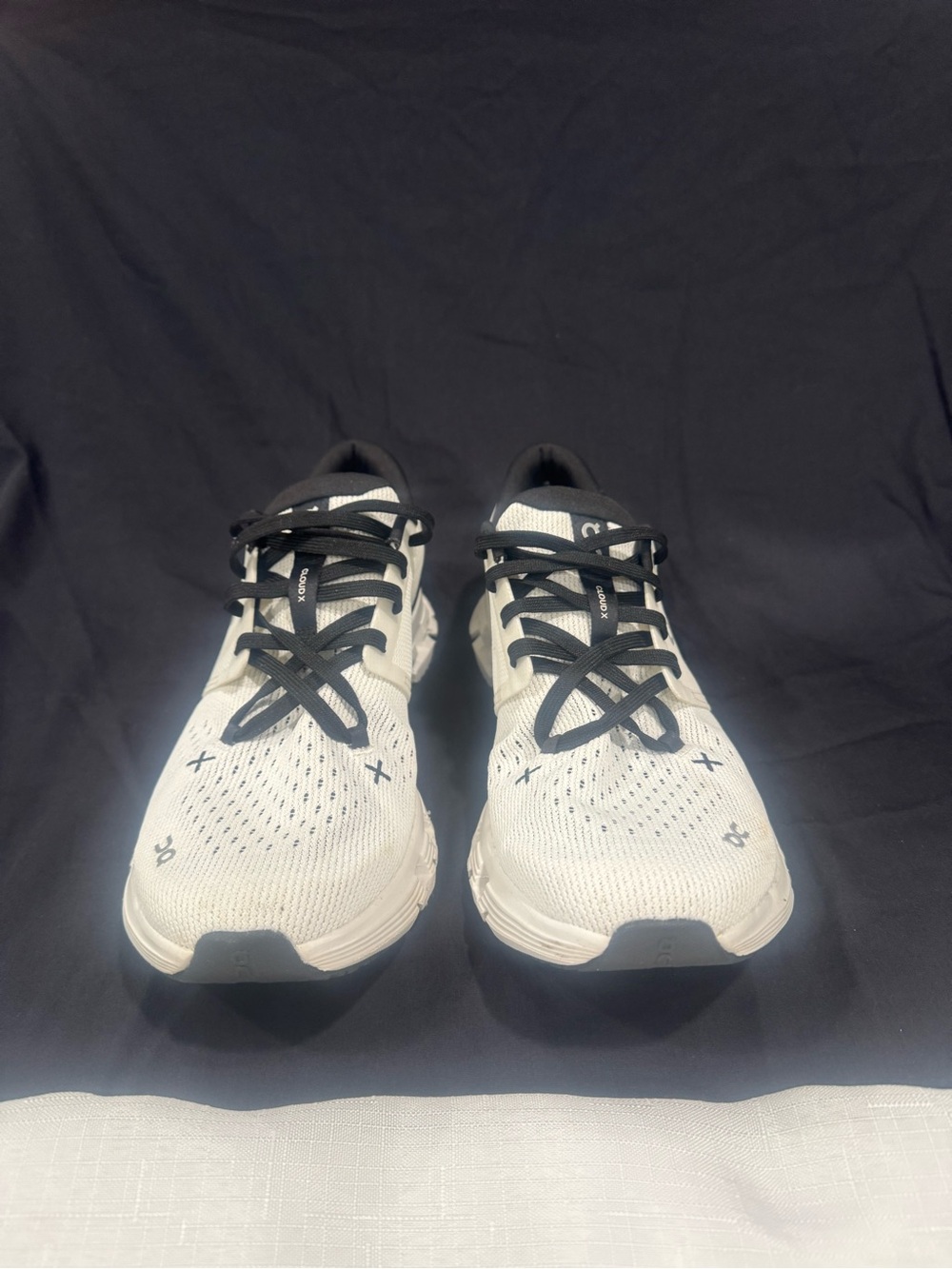 On Running Women’s Sneakers in White and Black - Picture 2 of 4